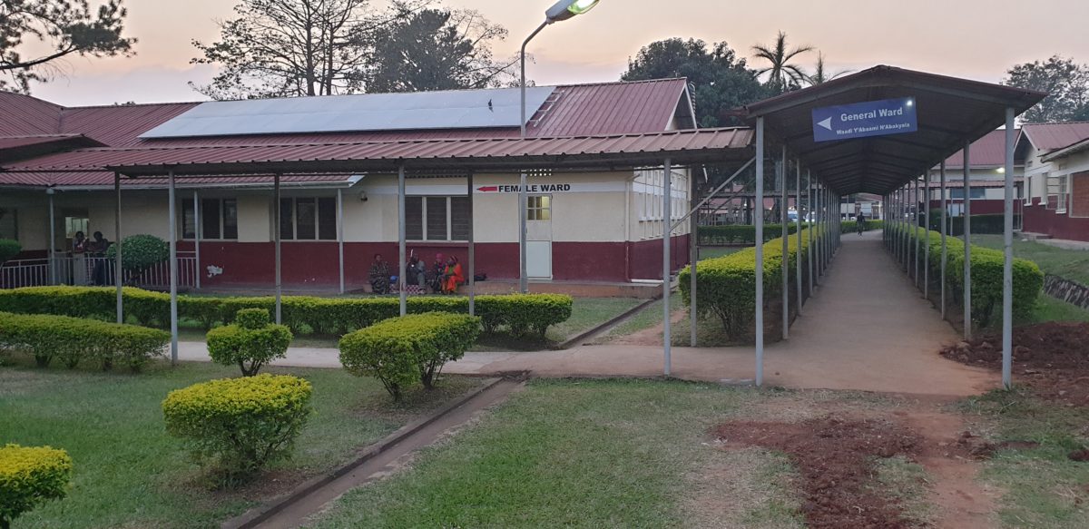 Die neue PV-Anlage im Naggalama-Hospital